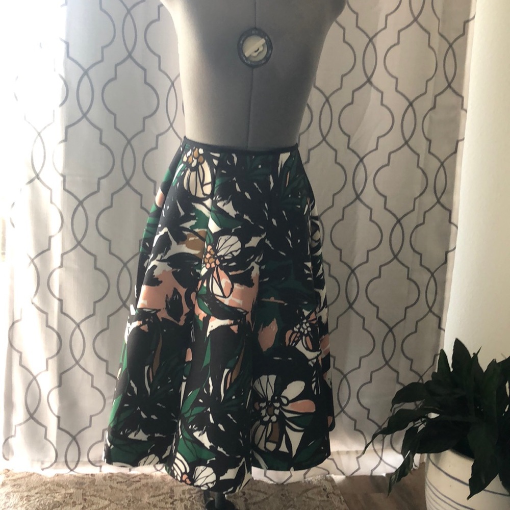 H&M vintage patterned skirt
